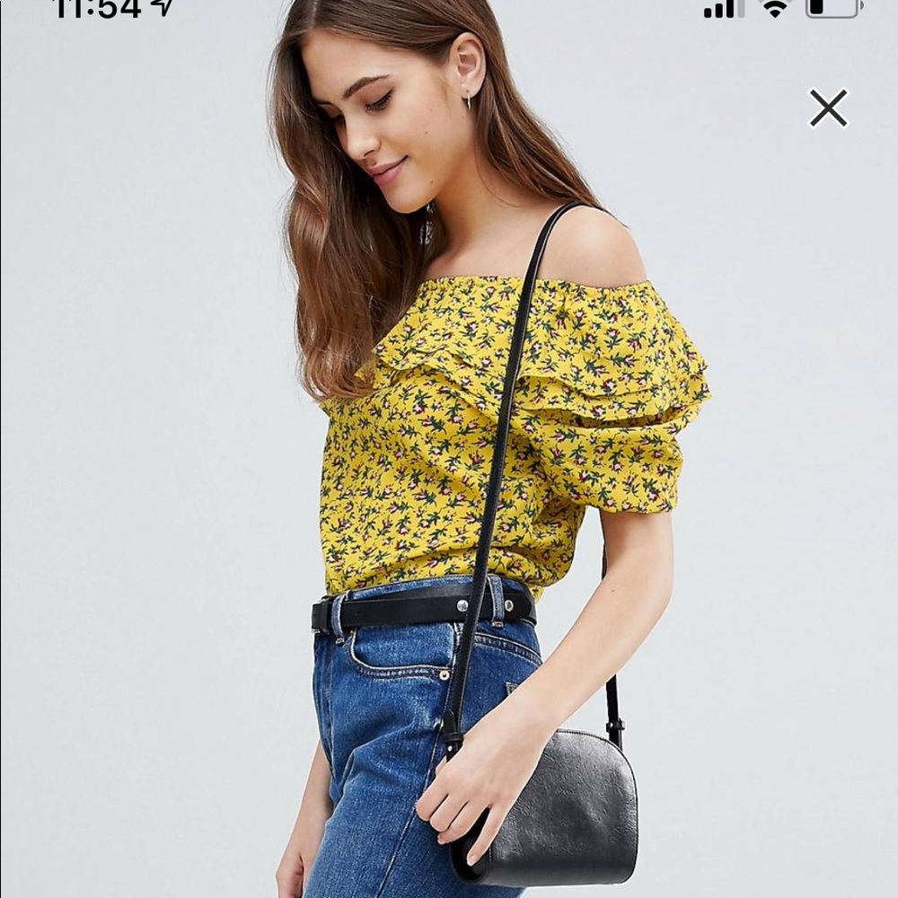 Ruffle top